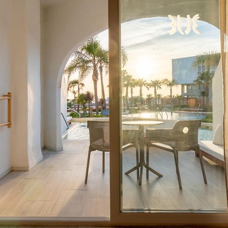 Zahara Beach & Spa By Qhotels - Adults Recommended Захара-де-лос-Атунес Экстерьер фото A view of the pool from a guest room