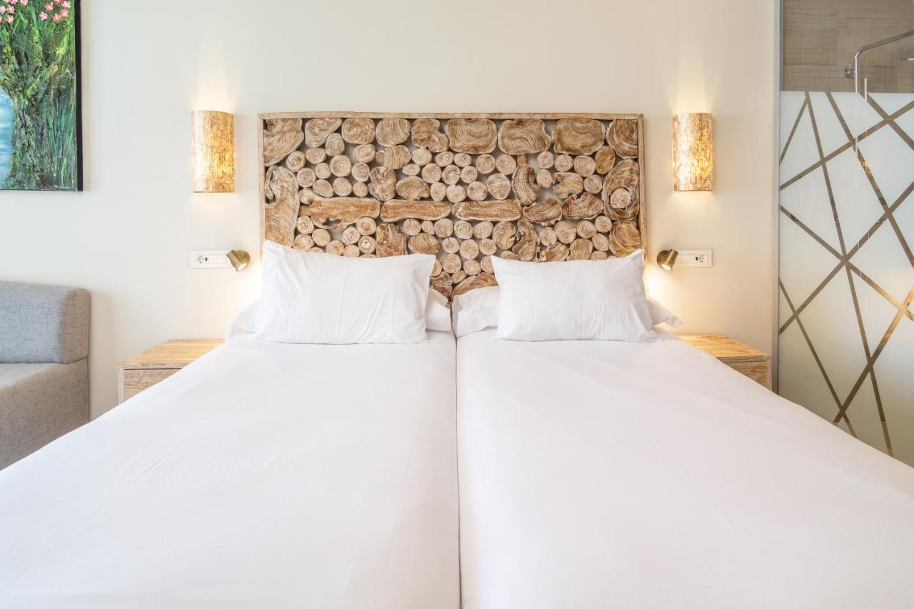 Zahara Beach & Spa By Qhotels - Adults Recommended Захара-де-лос-Атунес Экстерьер фото A bedroom at the hotel